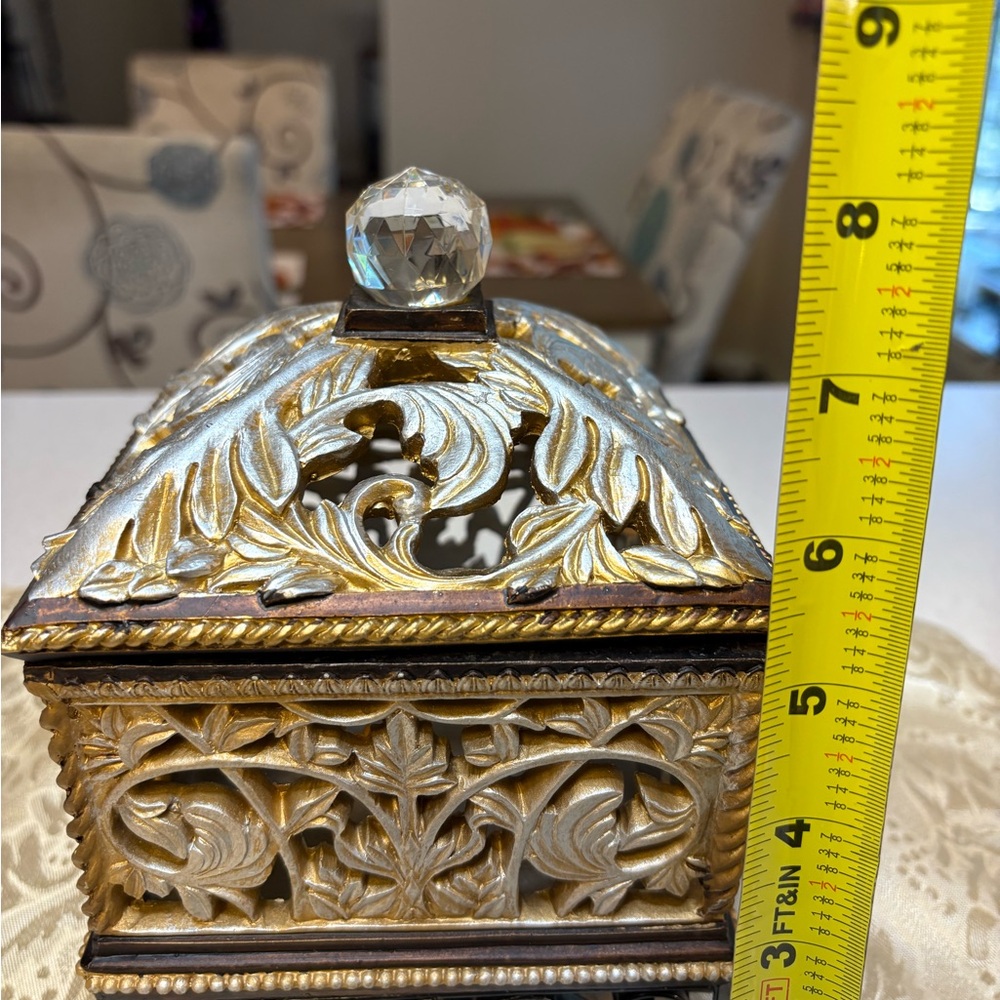 Vintage Resin Ornate Jewelry Trinket Box With A Pedestal - Picture 10 of 10